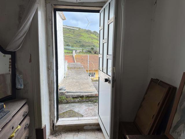 Prédio venda em Santiago Dos Velhos, Lisboa
