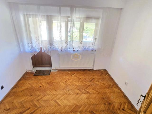 Casă vânzări