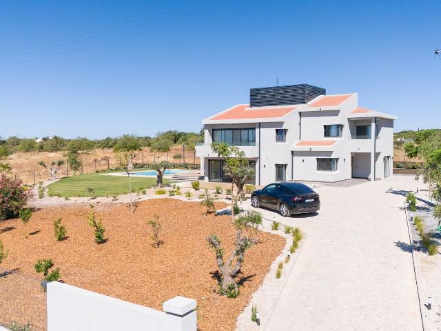 Vivenda venda em Quarteira, Loulé