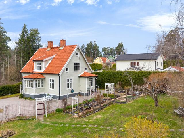 Villa till salu i Salem, Stockholm