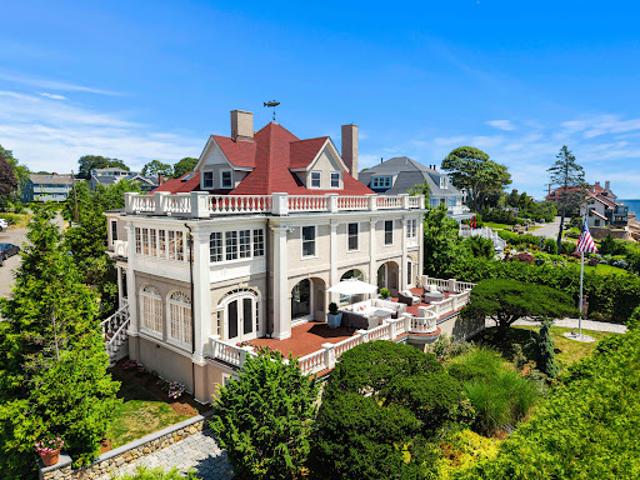 Detached House for sale in Gloucester, Massachusetts