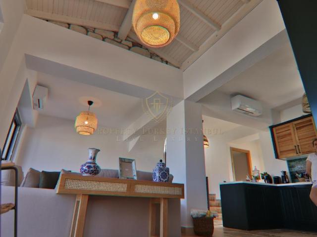 Konak, İzmir içerisinde satılık Villa