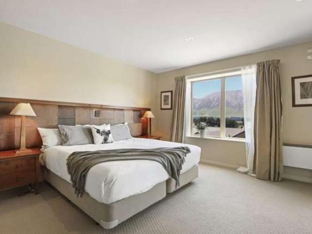 Property for sale in Windwhistle, Canterbury