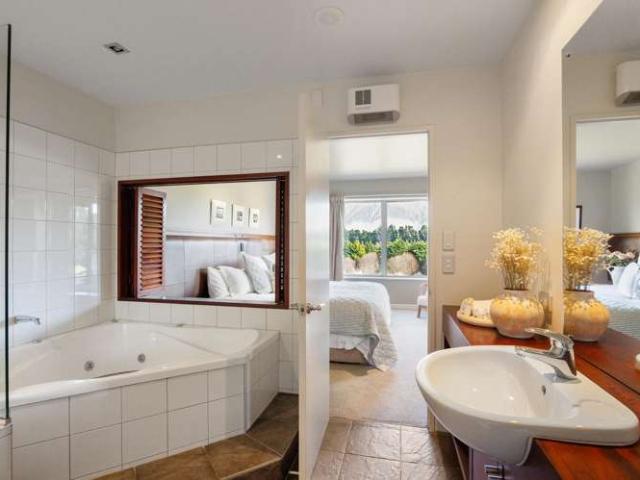 Apartment for sale in Windwhistle, Canterbury