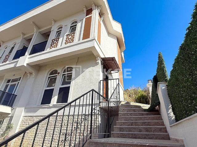 Kuşadasi, Aydin içerisinde satılık Villa