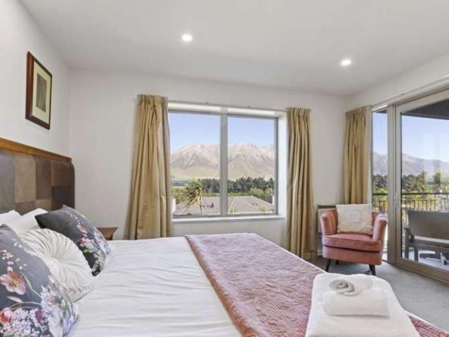 Property for sale in Windwhistle, Canterbury