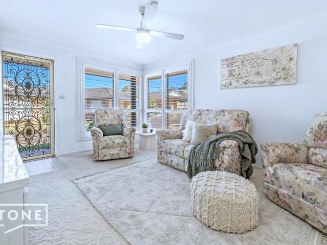 Villa for sale in Mount Hutton, Newcastle-Maitland