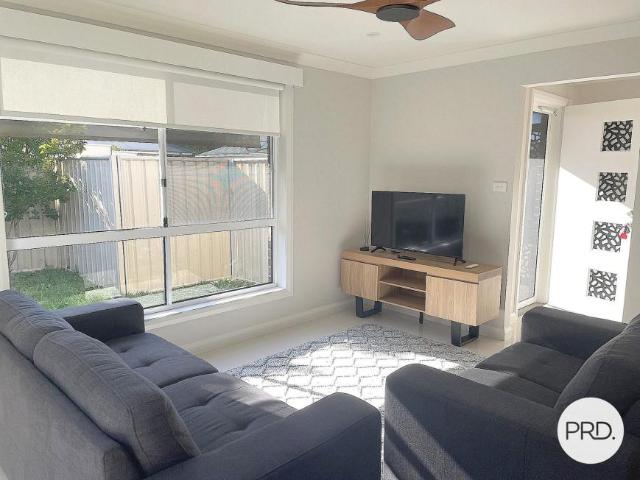 Villa for rent in Orange, Orange City Council