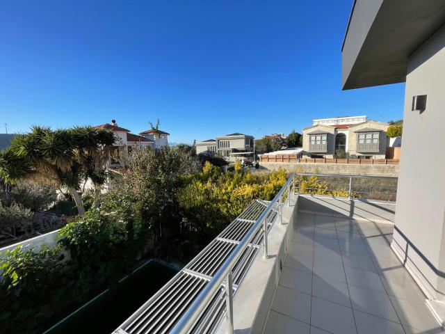 Çeşme içerisinde satılık Villa