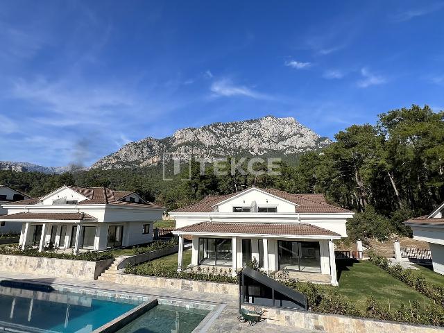 Kemer, Antalya içerisinde satılık Villa