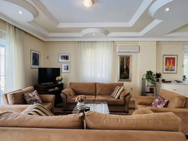 Kemer, Antalya içerisinde satılık Villa
