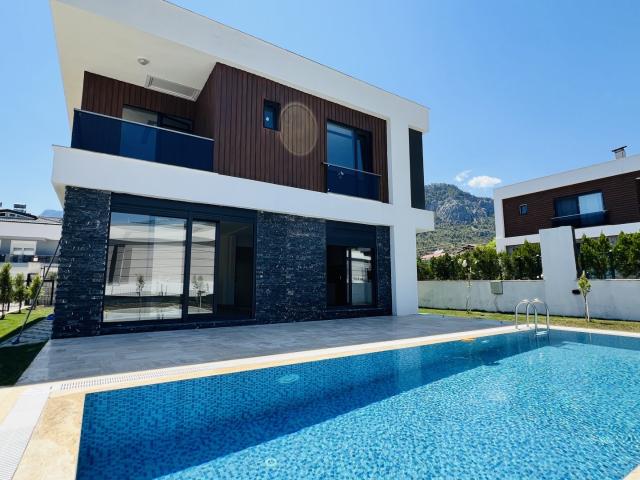 Kemer, Antalya içerisinde satılık Villa