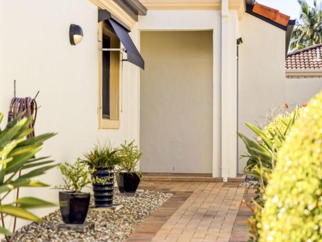 Villa for sale in Ashmore, Gold Coast City