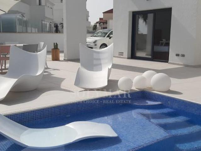 Chalet en alquiler en Alicante