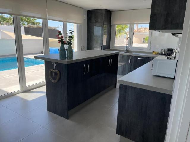 Chalet en alquiler en San Fulgencio, Valencia