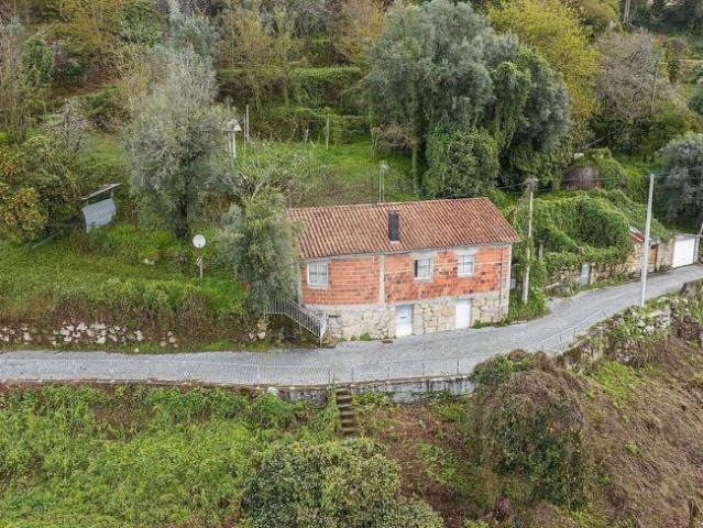 Casa venda em Bouro (Santa Maria), Amares