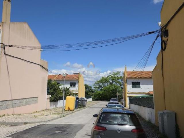 Moradia alugar em Loures