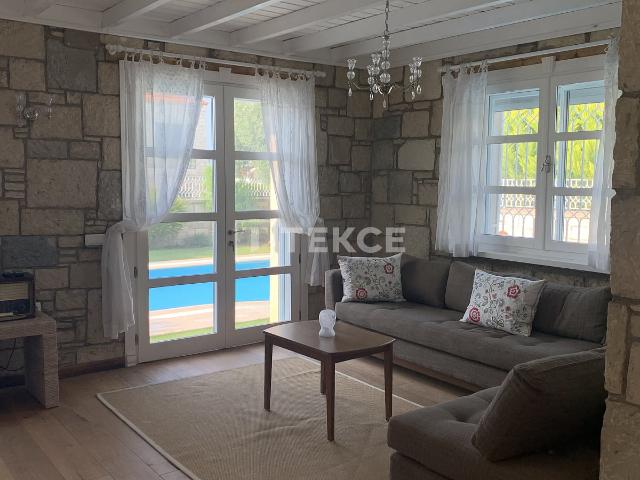 Çeşme, İzmir içerisinde satılık Villa