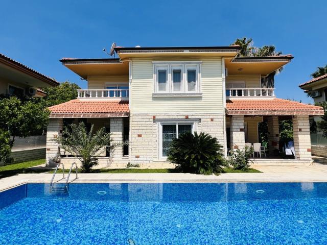 Kemer, Antalya içerisinde satılık Villa