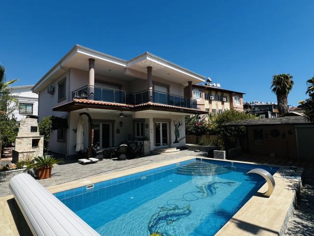 Kemer, Antalya içerisinde satılık Villa