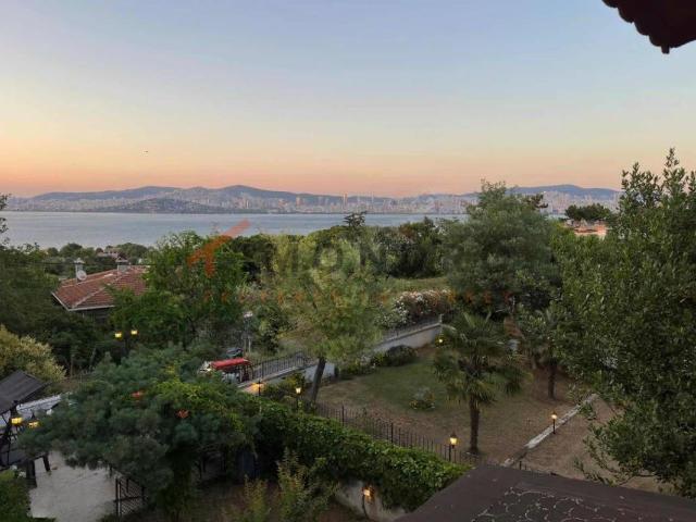 Adalar, İstanbul içerisinde satılık Villa
