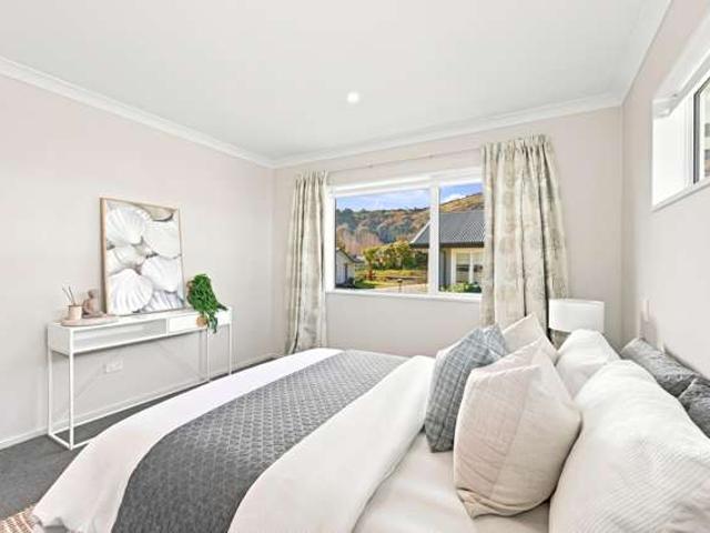 House for sale in Chaslands, Canterbury