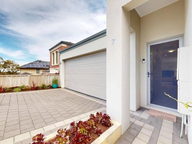 Villa for sale in Joondanna, City of Stirling