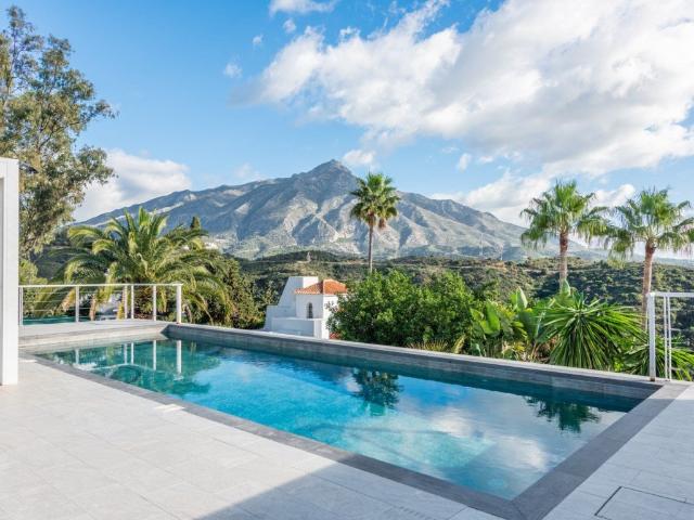 Casa en venta en Nueva Andalucía, Costa del Sol Occidental