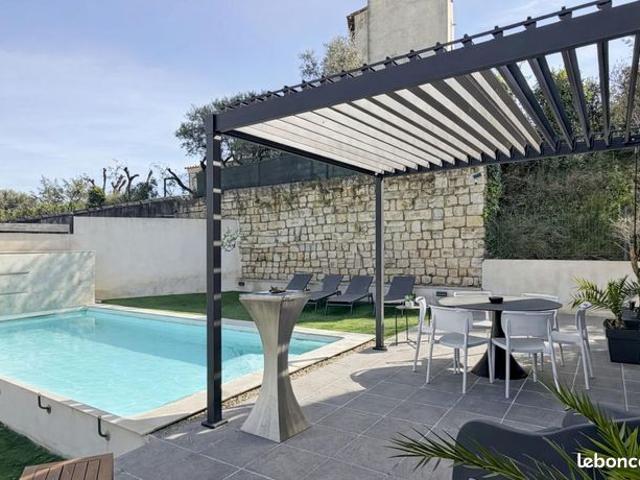 Maison vente à Nîmes, Comps