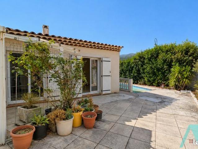 Maison vente à Arrondissement de Toulon, Signes
