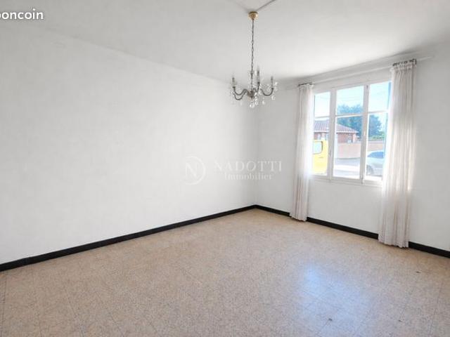 Maison vente à Arles, Cabannes