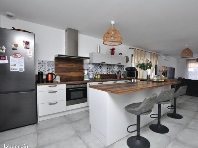 Maison vente à Nîmes, Sabran