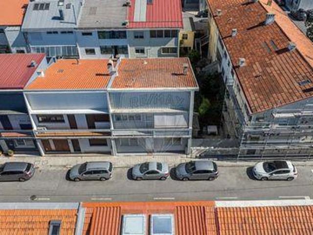 Casa venda em Porto, Lordelo Do Ouro