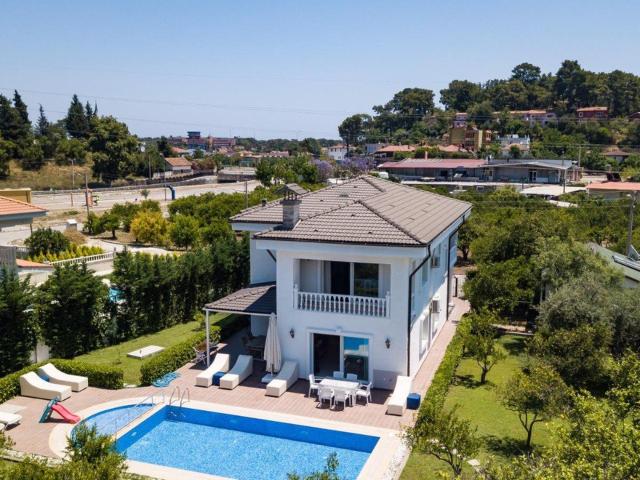 Kemer, Antalya içerisinde satılık Villa