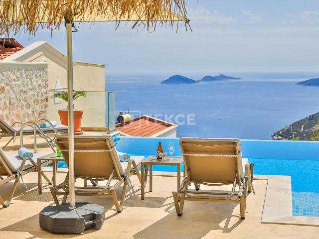 Kaş içerisinde satılık Villa