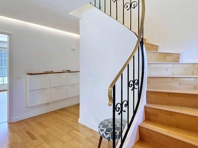 Haus kaufen in Commugny, Waadt