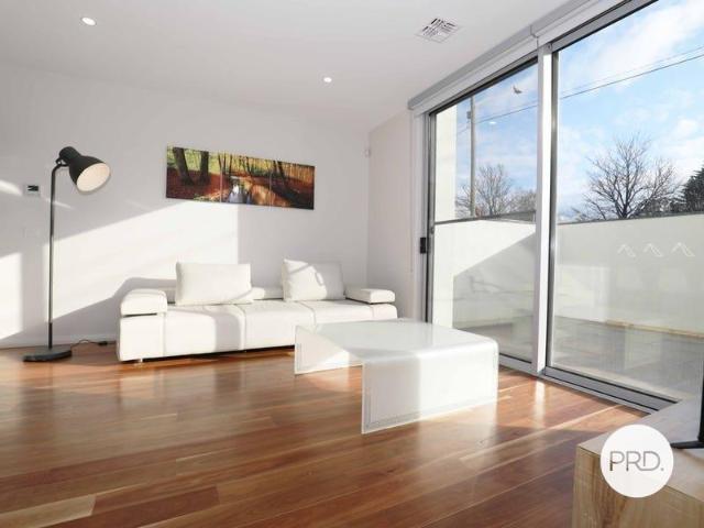 Villa for rent in O'Connor, District of Canberra Central