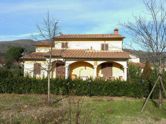 Casa in vendita a Palazzo Del Pero, Toscana
