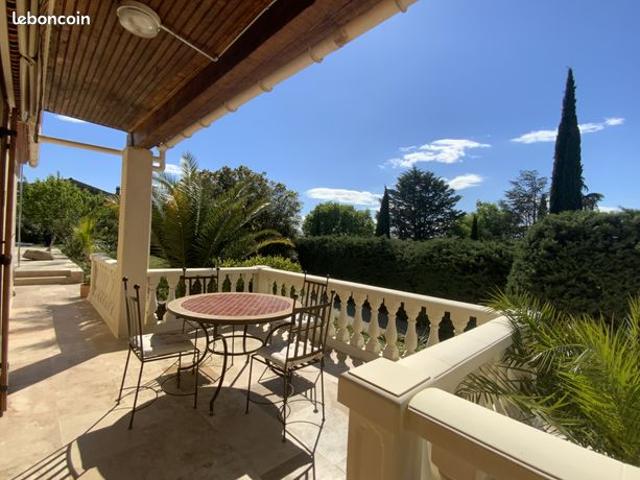Maison vente à Nîmes, Uzès