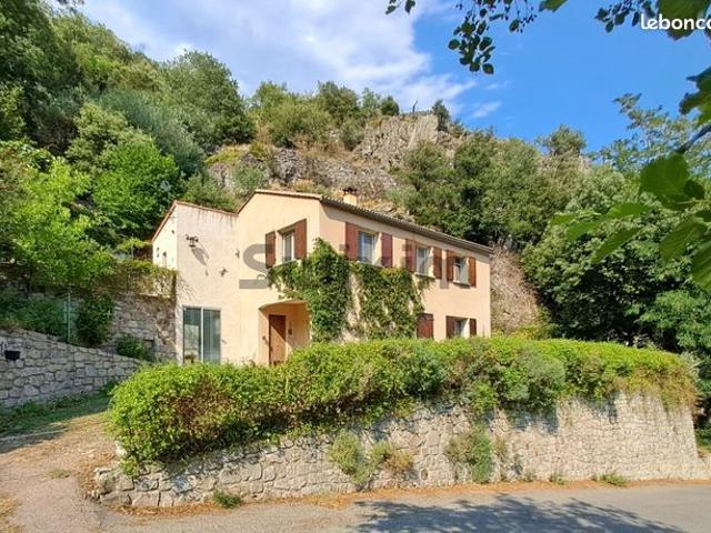 Maison vente à Mende, Pied-de-borne