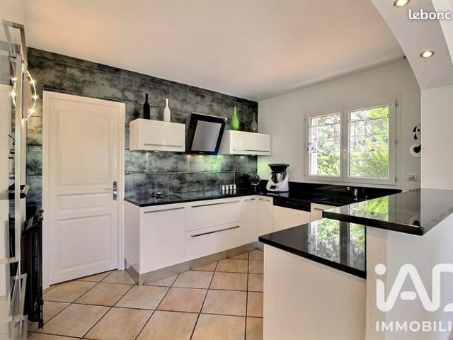 Maison vente à Arrondissement de Toulon, La Londe-les-maures