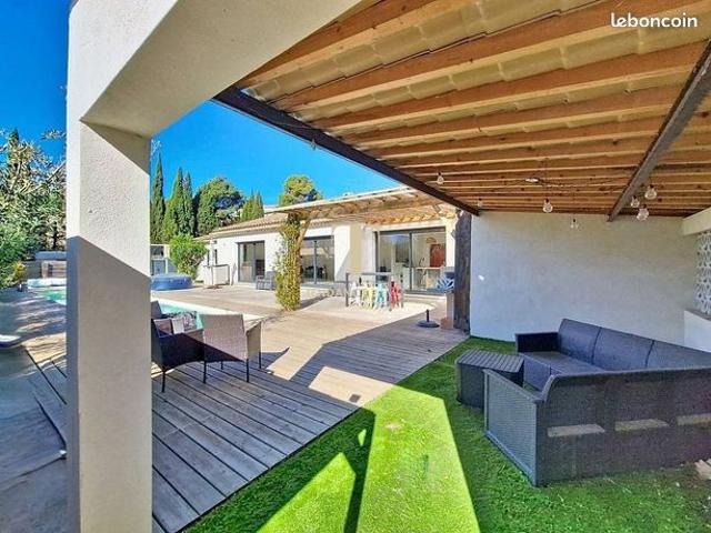Maison vente à Narbonne, Escales