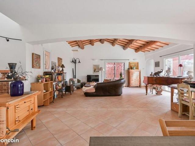Maison vente à Arrondissement de Toulon, La Cadière-d'azur