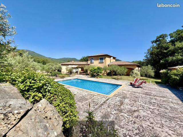 Maison vente à Arrondissement de Toulon, Solliès-toucas
