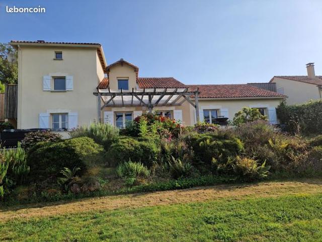 Maison vente à Angoulême, Montbron