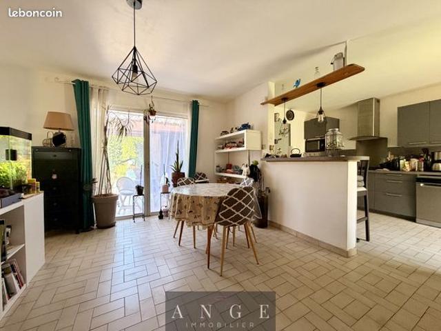 Maison vente à Arrondissement de Toulon, La Crau