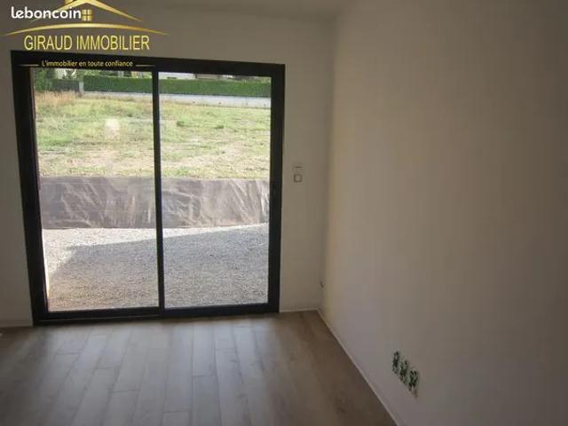 Maison location à Les Carrières, Saint-Denis-de-Cabanne