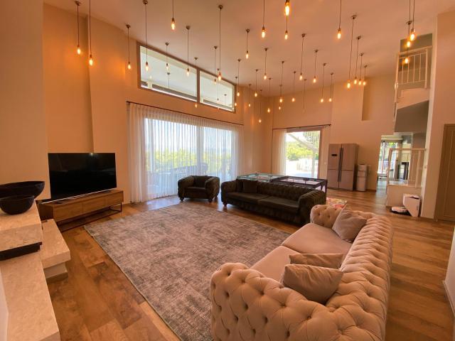 Konak, İzmir içerisinde satılık Villa