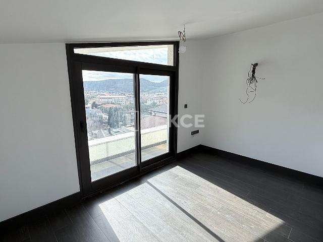 Konak, İzmir içerisinde satılık Villa