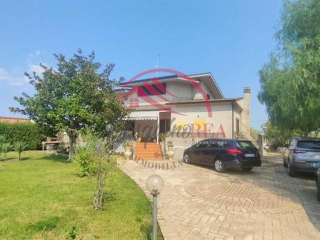 Villa Indipendente in vendita a Campomarino, Molise